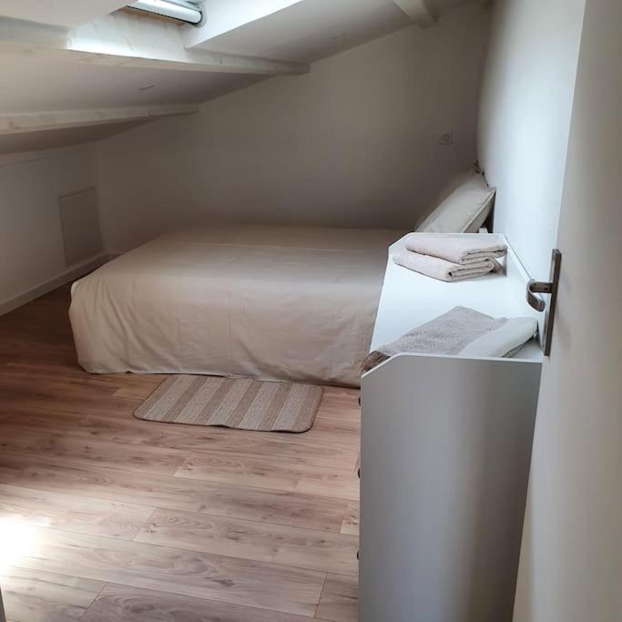Duplex Sous Les Toits Apartamento Riez Exterior foto